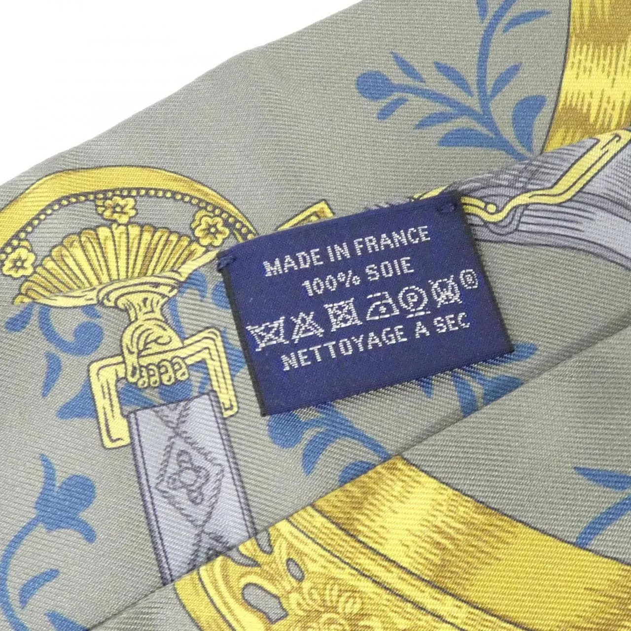 HERMES Scarf 3