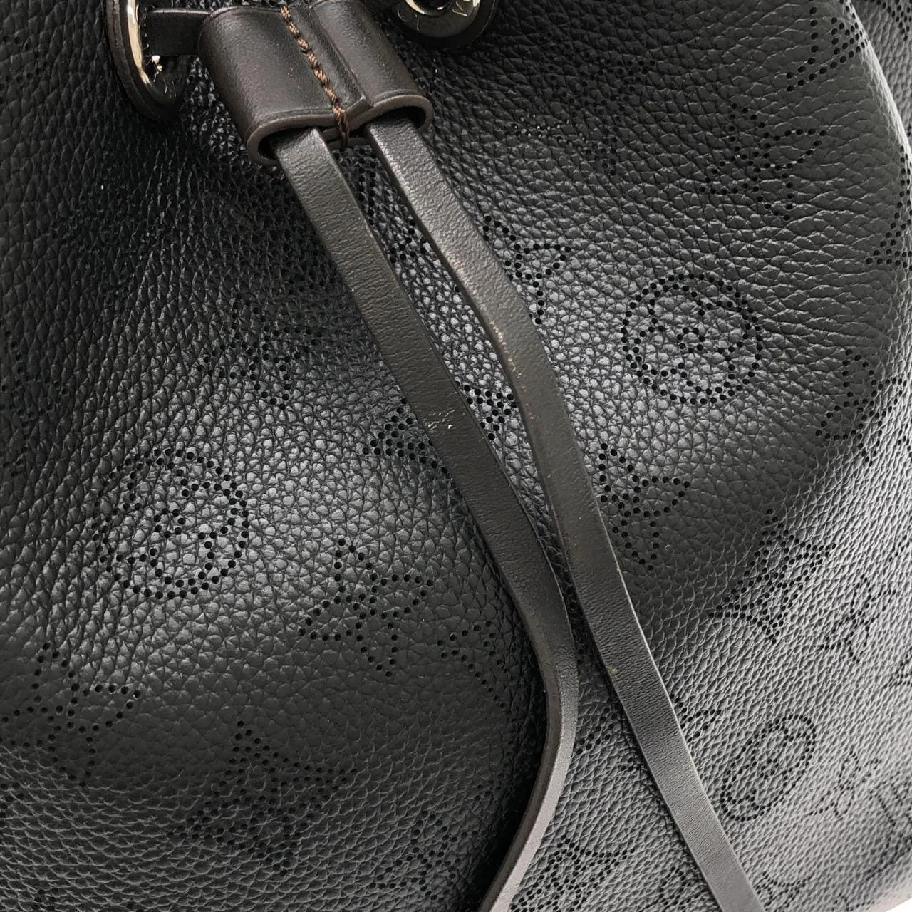 LOUIS VUITTON Mahina M55800 Shoulder Black Rank A - Thumbnail 5
