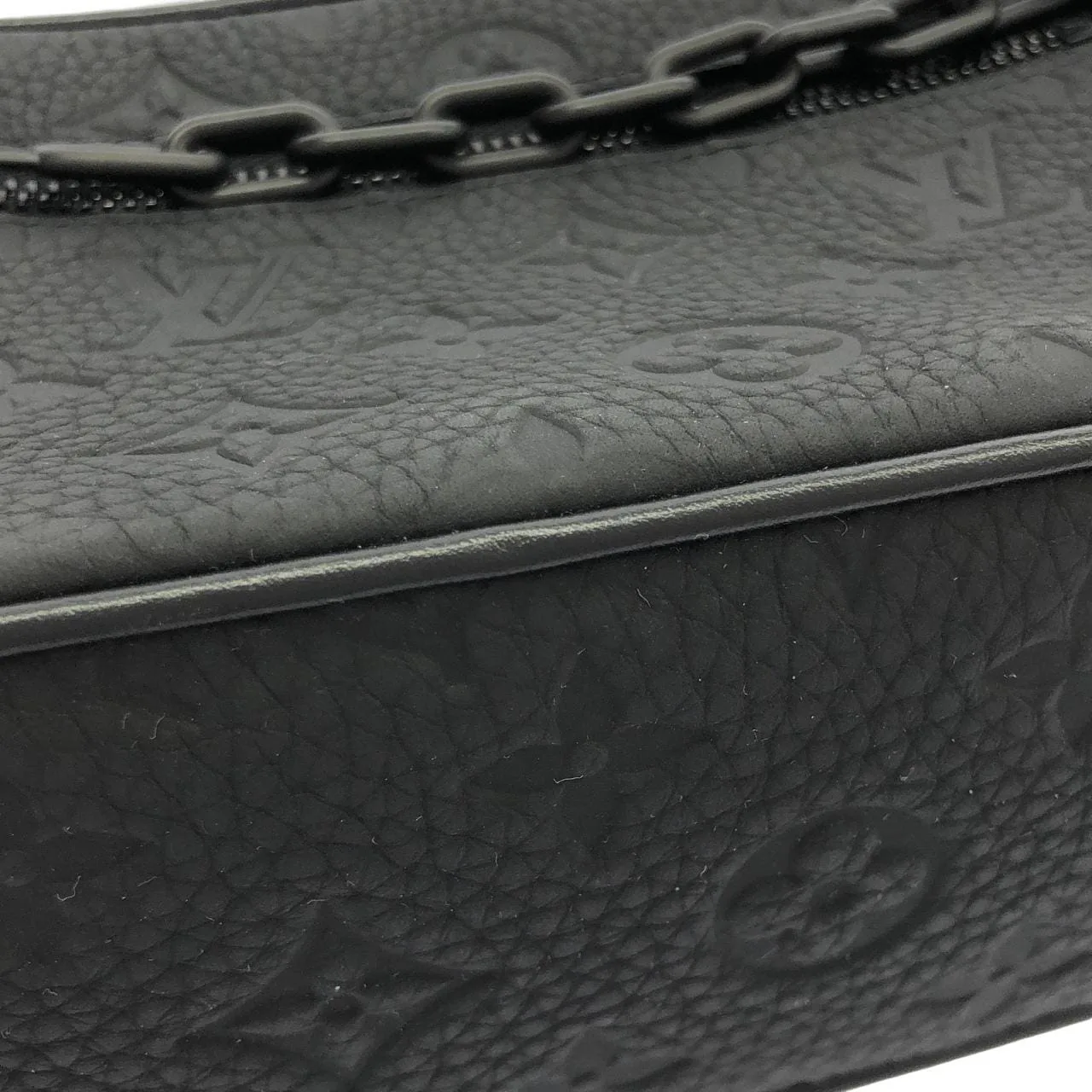 LOUIS VUITTON Soft Trunk M55702 Shoulder Monogram Black Monogram Rank A - Thumbnail 3