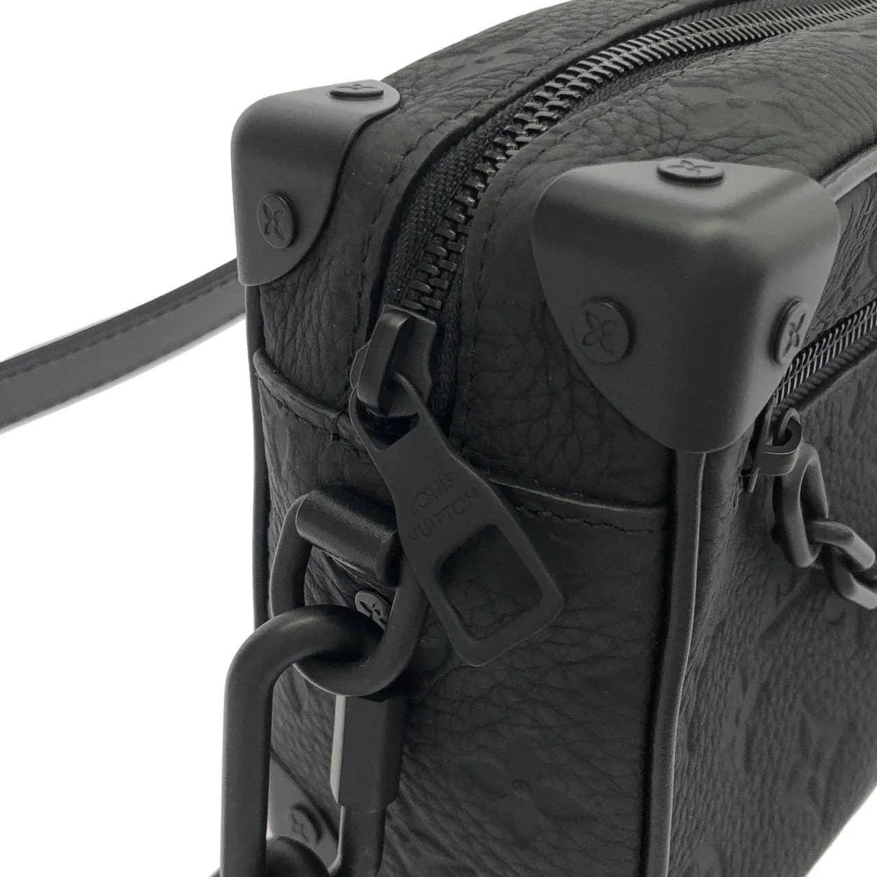 LOUIS VUITTON Soft Trunk M55702 Shoulder Monogram Black Monogram Rank A - Thumbnail 5