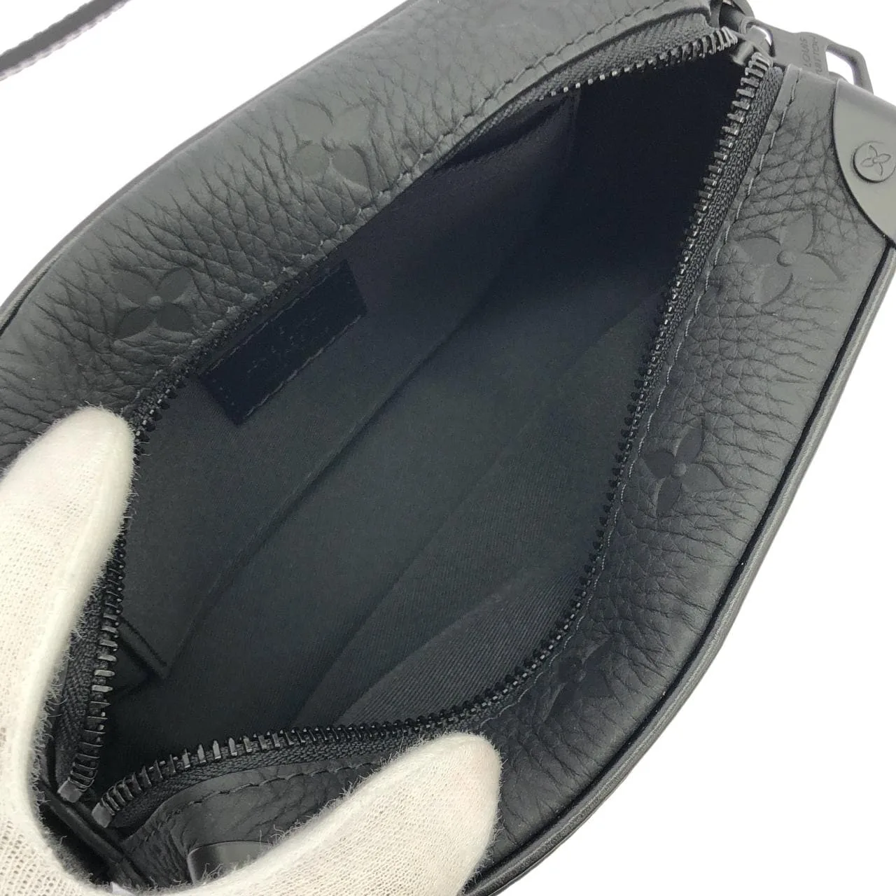 LOUIS VUITTON Soft Trunk M55702 Shoulder Monogram Black Monogram Rank A - Thumbnail 8