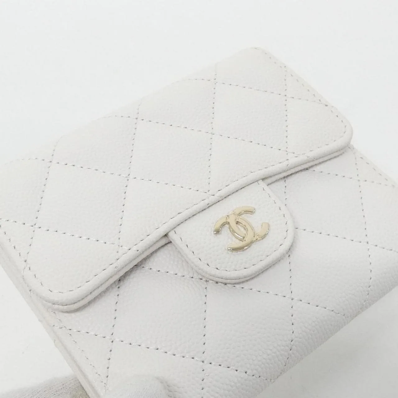 CHANEL Timeless Classic AP0231 Wallet Grained Calfskin White Grained Calfskin Rank A - Thumbnail 4