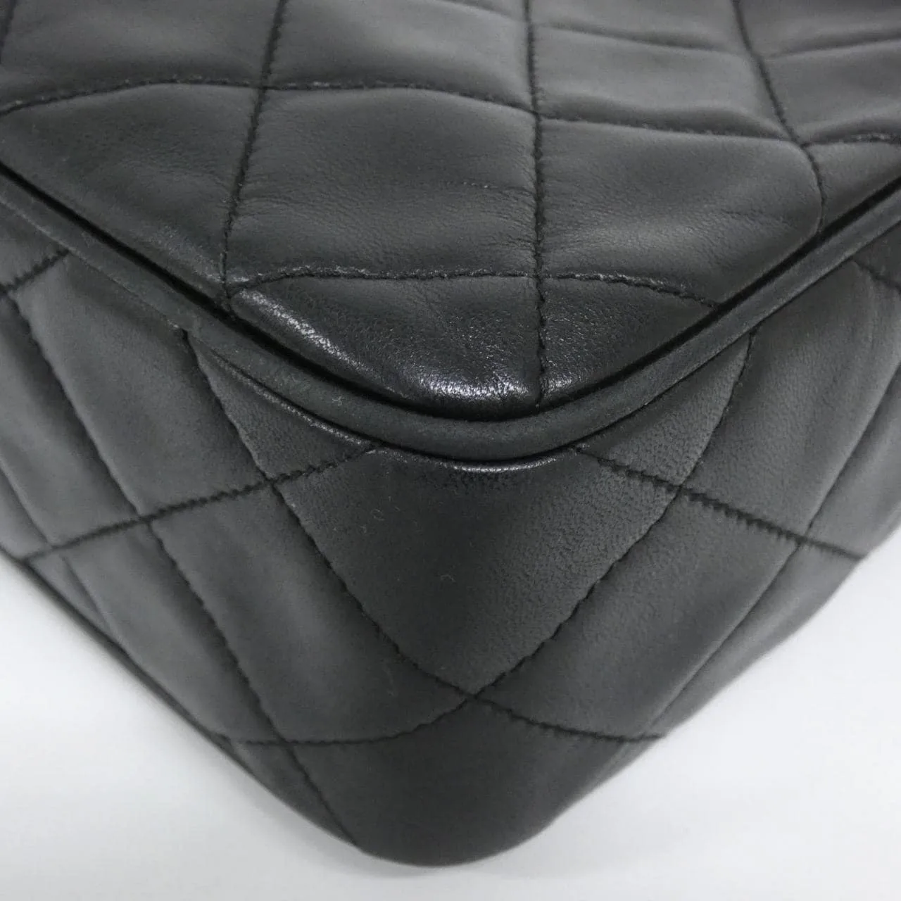 CHANEL 肩背包 羊皮 3