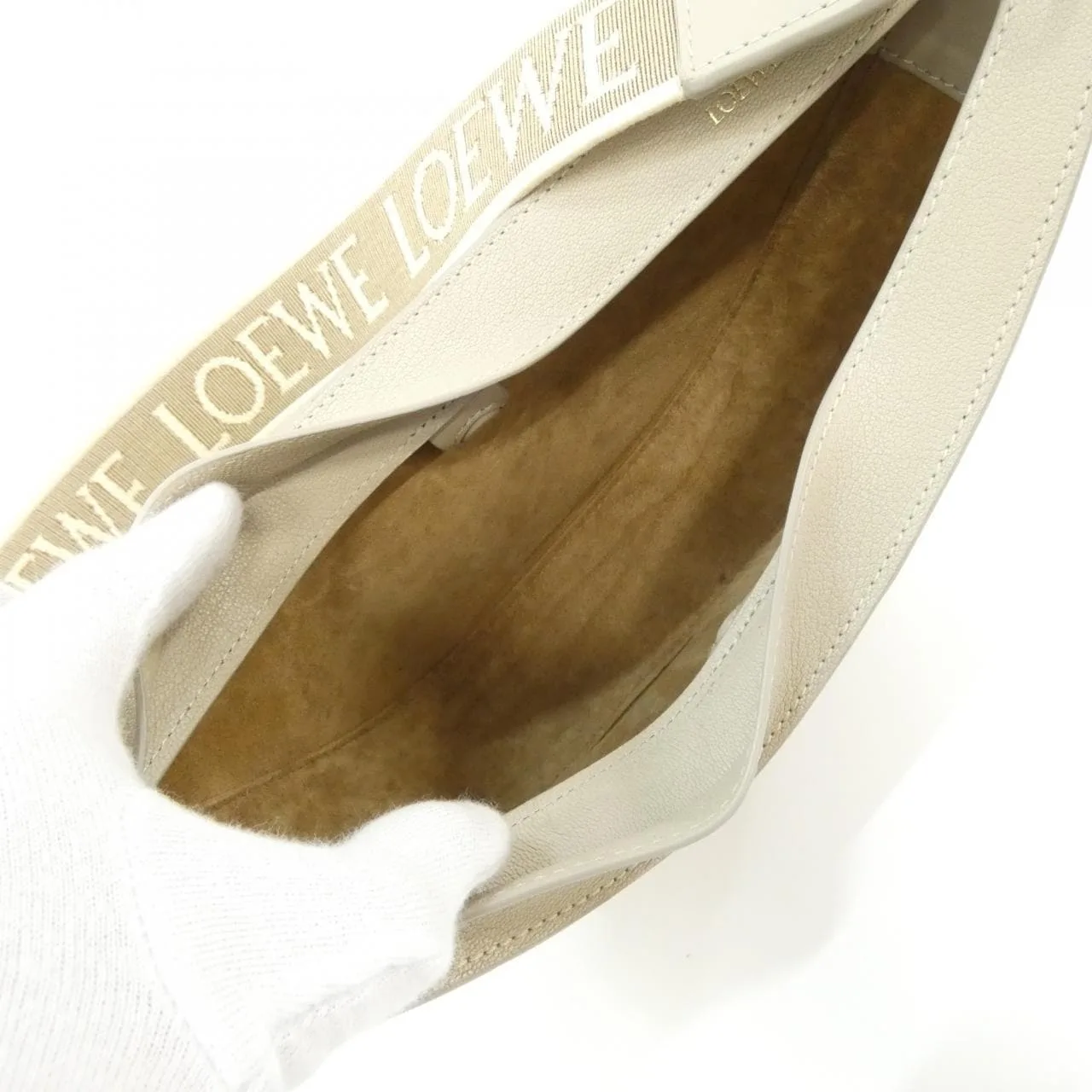 LOEWE A923PM1X01 肩背包