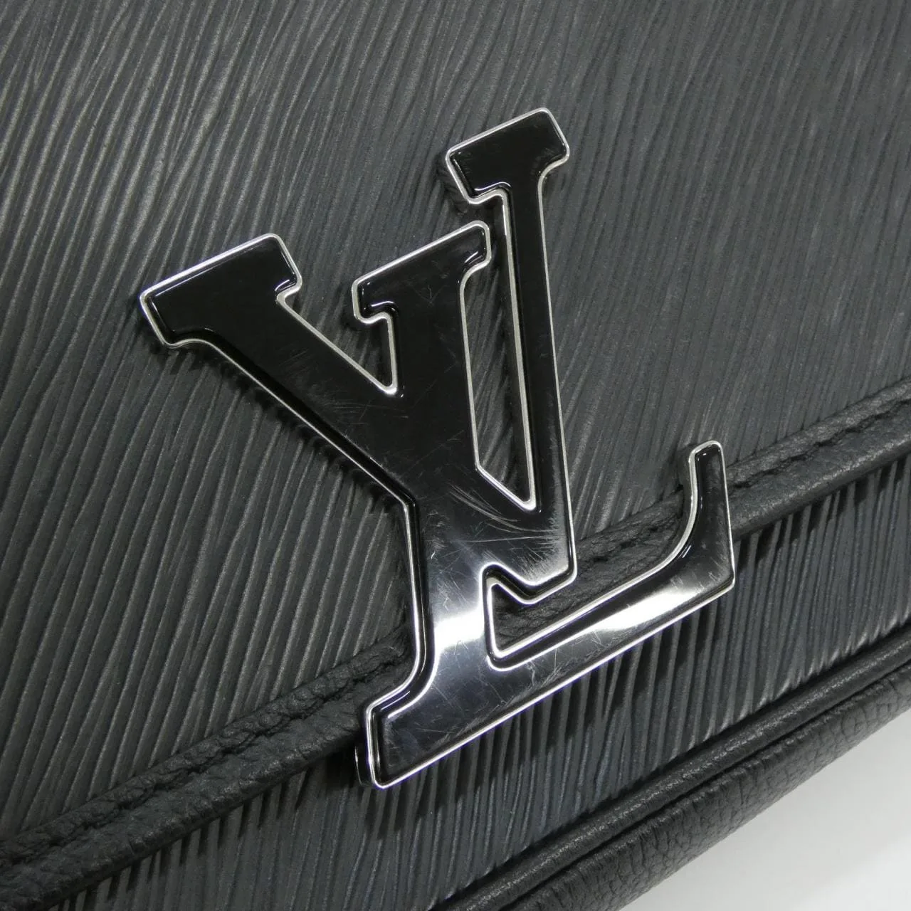 LOUIS VUITTON M59386 Shoulder Epi Black Epi Rank A - Thumbnail 4