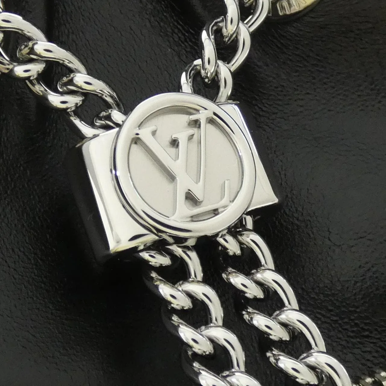 LOUIS VUITTON M14377 Shoulder Lambskin Black Lambskin Rank A - Thumbnail 4