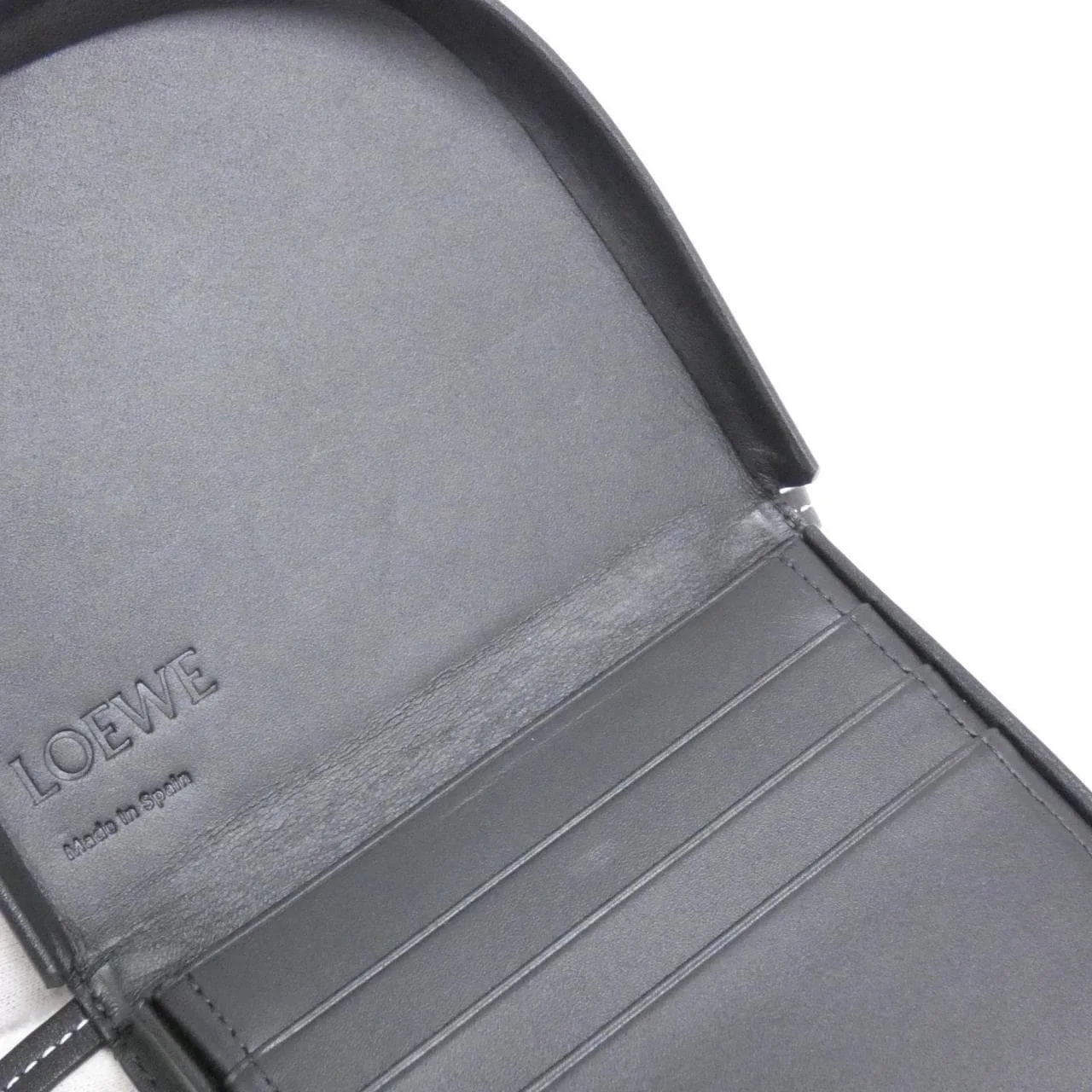 LOEWE 109 54 T14 Shoulder