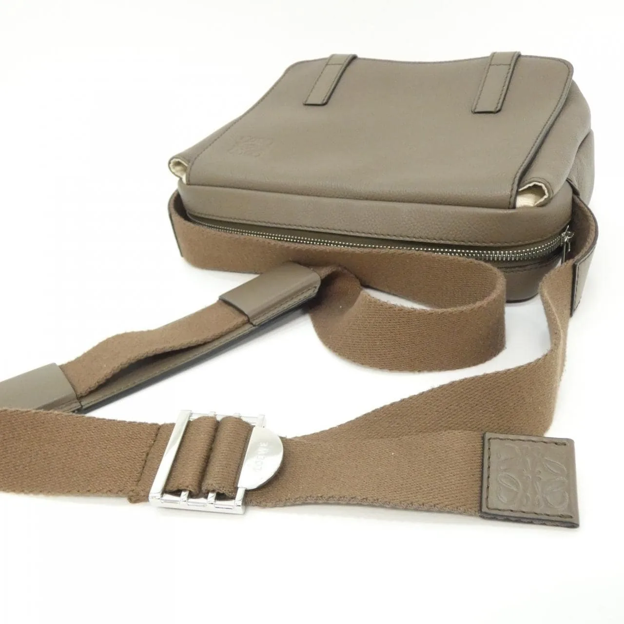 LOEWE 317 12AA72 肩背包