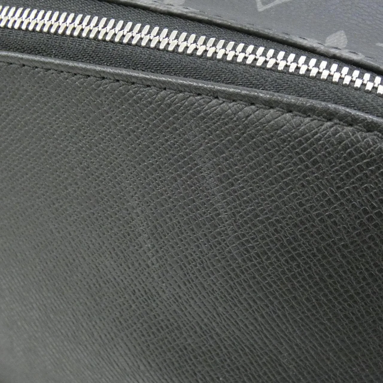 LOUIS VUITTON Discovery M30230 Backpack Canvas Black Canvas Rank A - Thumbnail 4