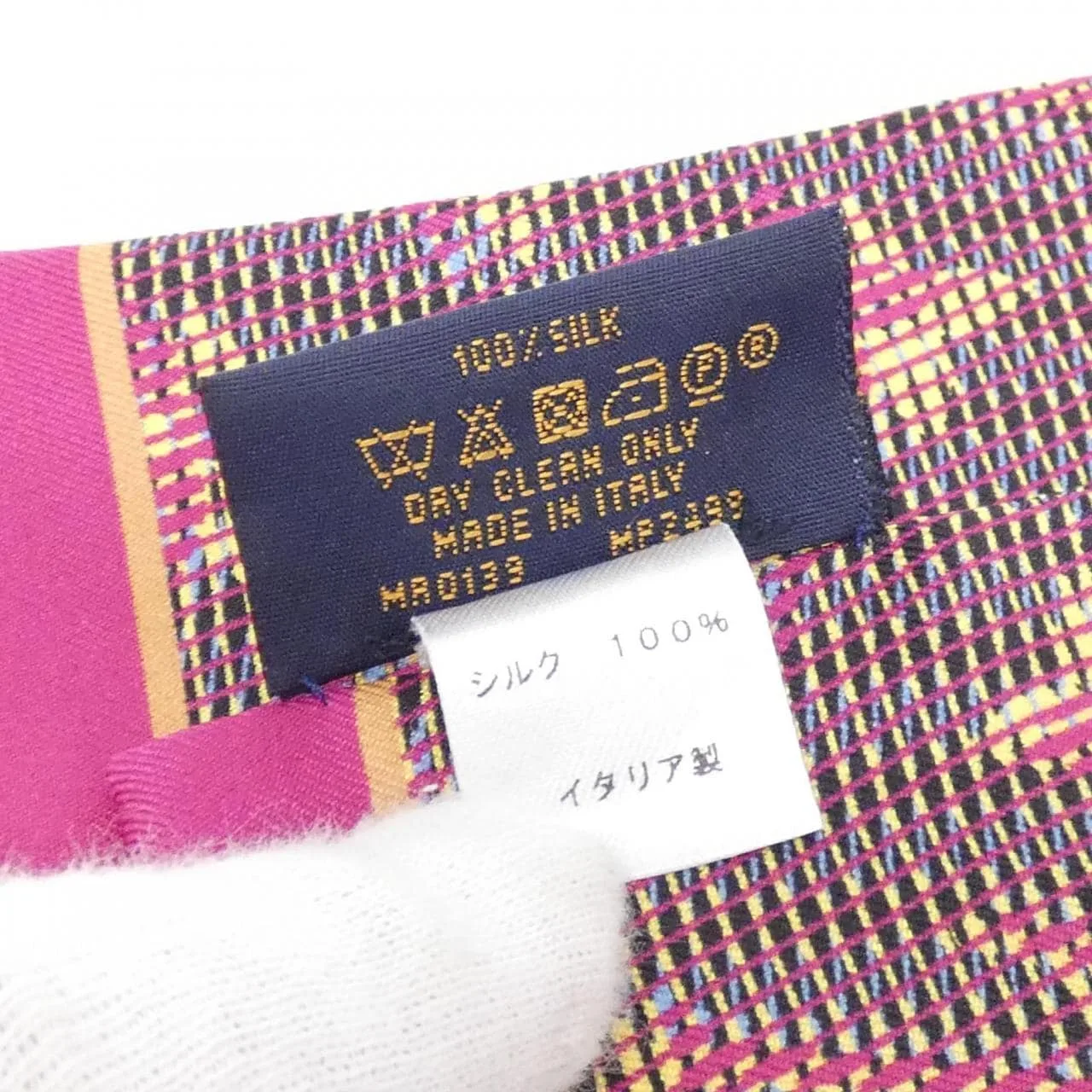 LOUIS VUITTON MP2499 圍巾 Monogram 3