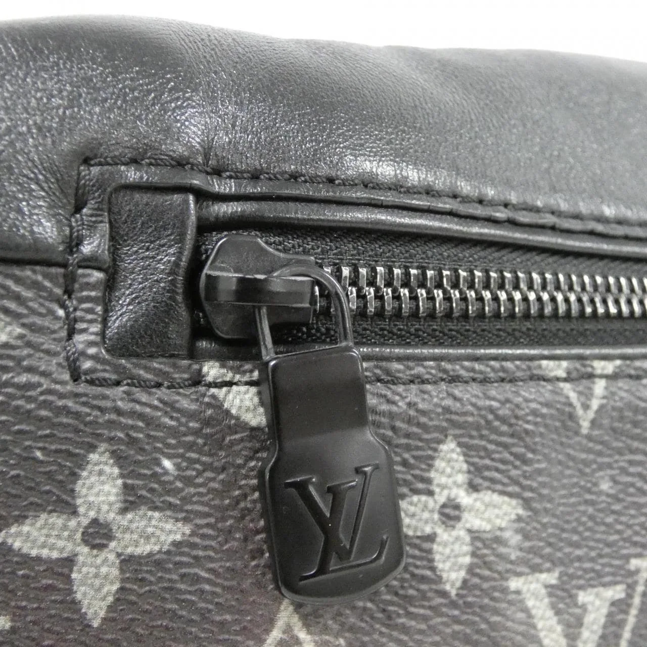 LOUIS VUITTON Discovery M44444 Shoulder Monogram 銀色 Monogram 中古品B - 縮圖 4