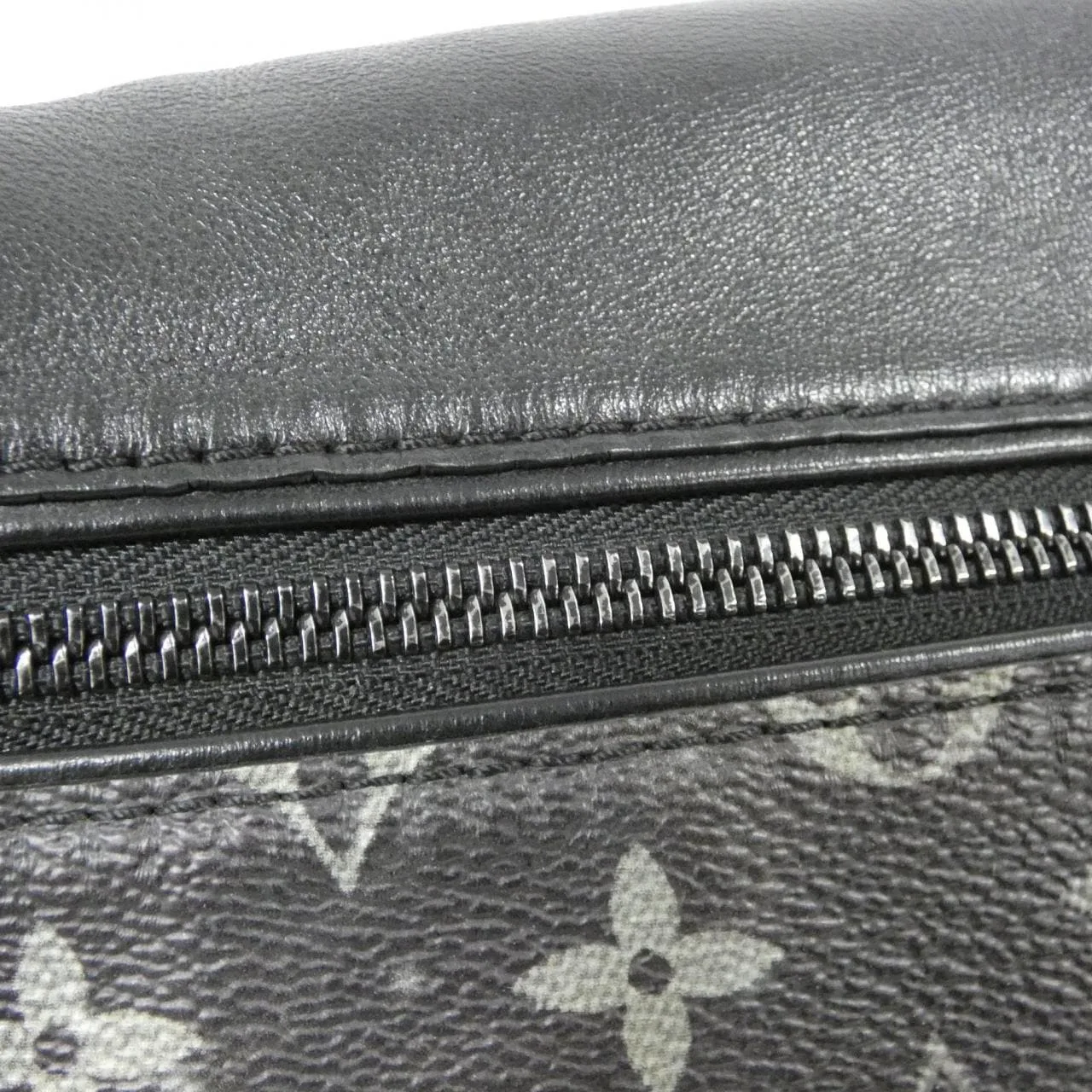 LOUIS VUITTON Discovery M44444 Shoulder Monogram 銀色 Monogram 中古品B - 縮圖 5