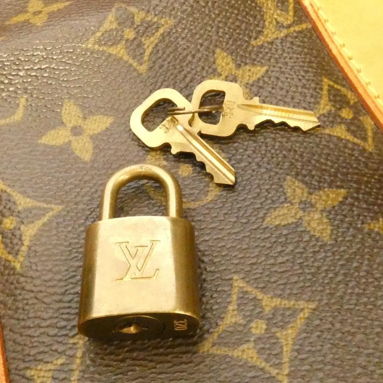 LOUIS VUITTON Keepall M41428 Boston Monogram Black Monogram Rank A - Thumbnail 3