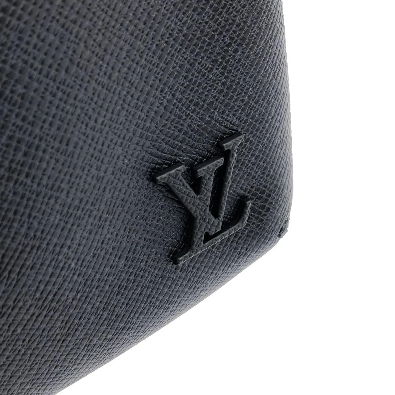 LOUIS VUITTON Avenue M30971 Shoulder Blue Rank A - Thumbnail 4
