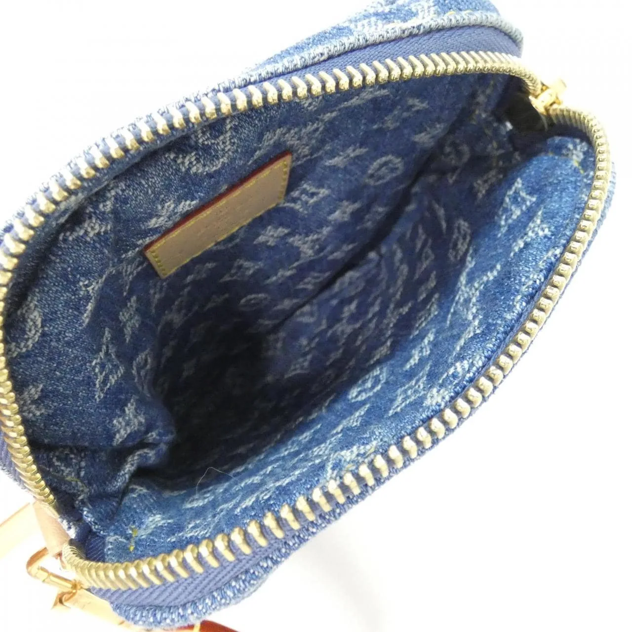 LOUIS VUITTON Pochette M82948 肩背包 Monogram