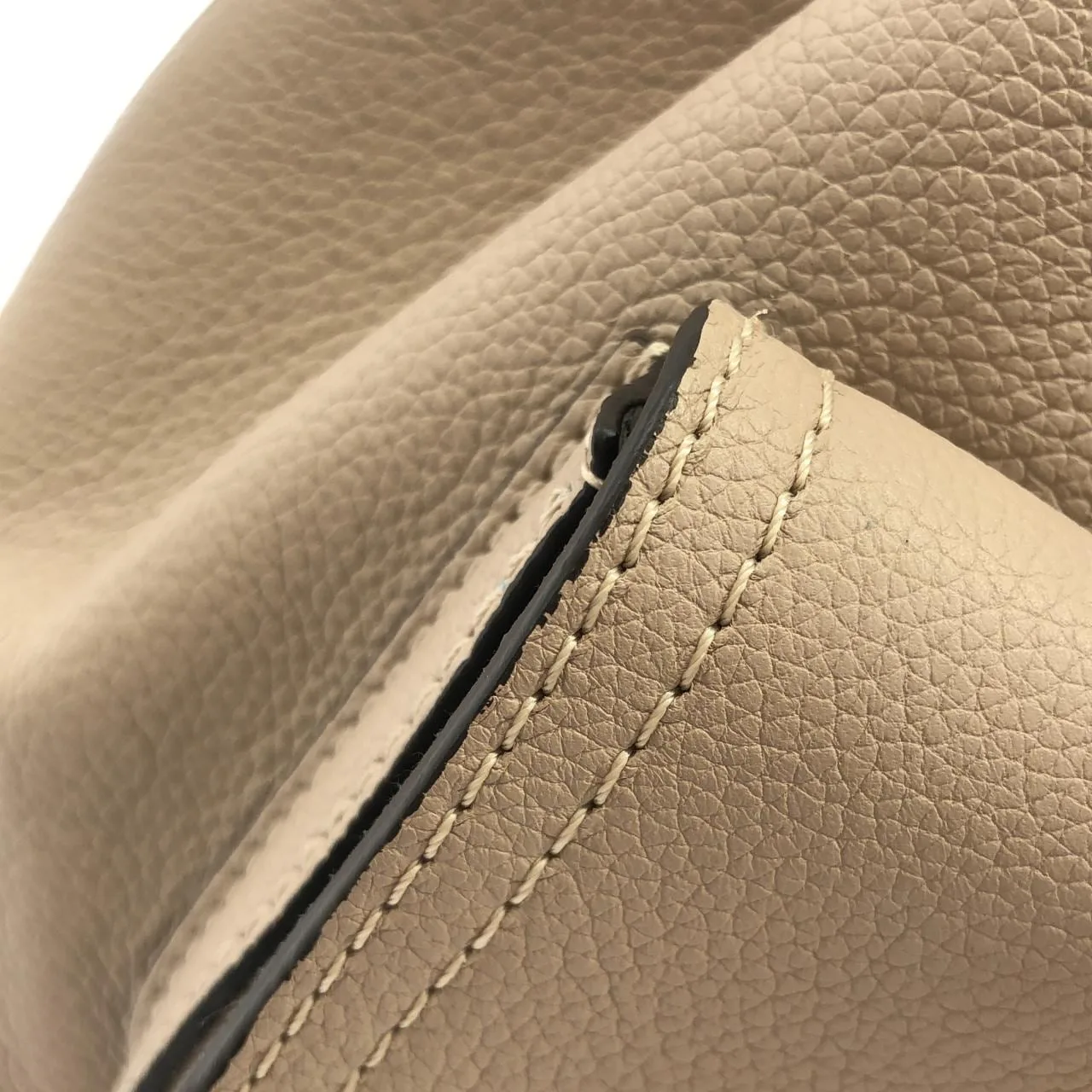 LOUIS VUITTON M57688 肩背包 5