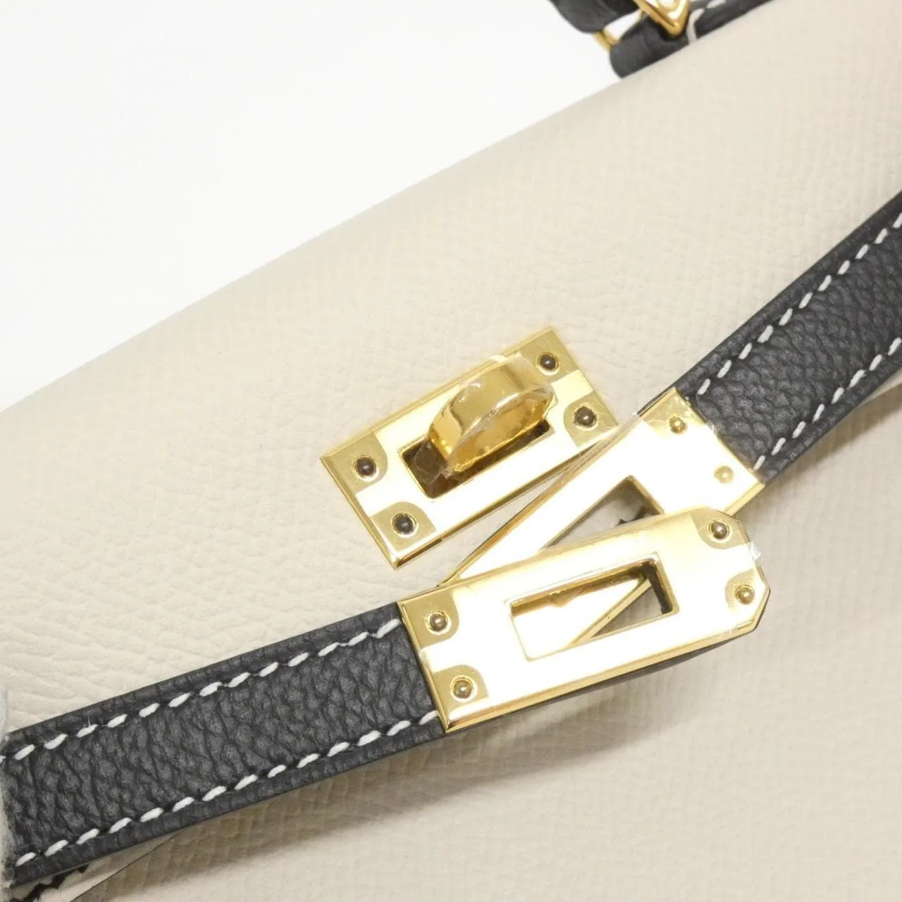HERMES Kelly Handbag Epsom Black Epsom Leather Rank A - Thumbnail 4