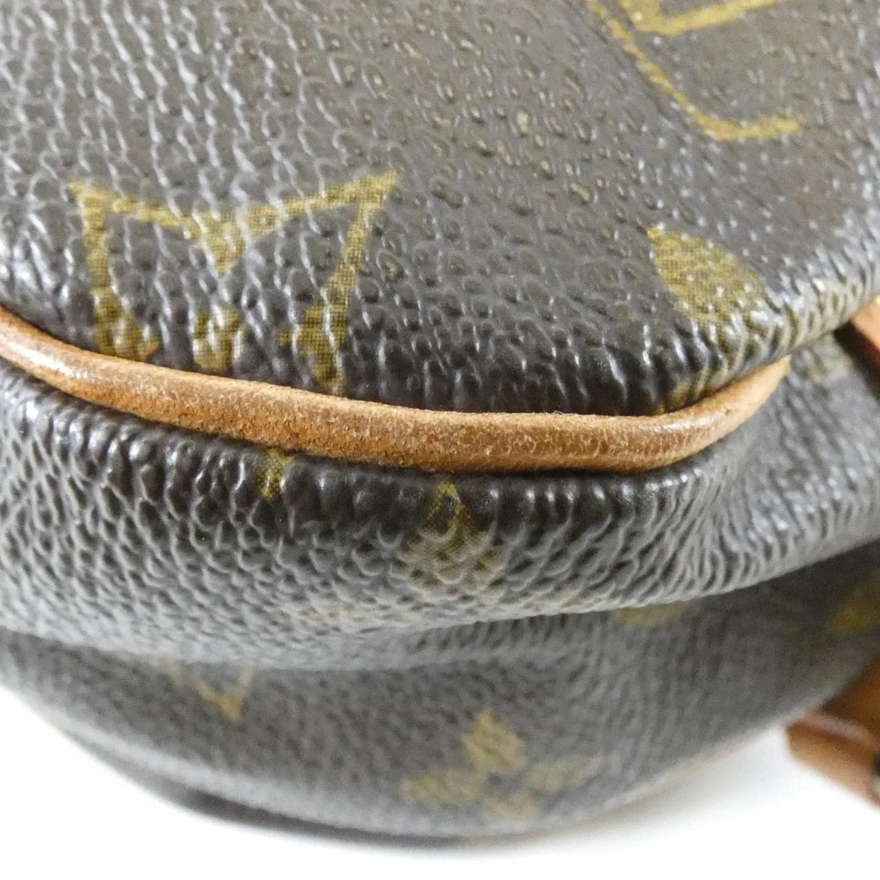 LOUIS VUITTON Saumur M42256 Shoulder Monogram Black Monogram Rank B - Thumbnail 2
