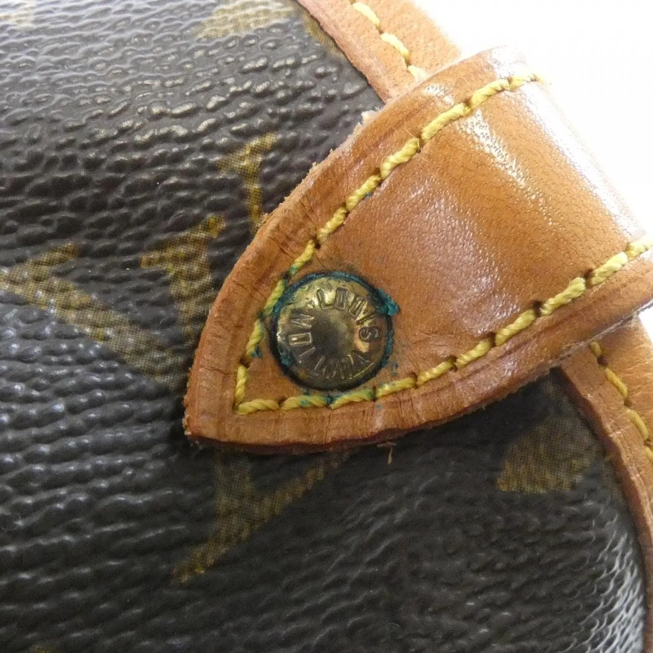 LOUIS VUITTON Saumur M42256 Shoulder Monogram Black Monogram Rank B - Thumbnail 4