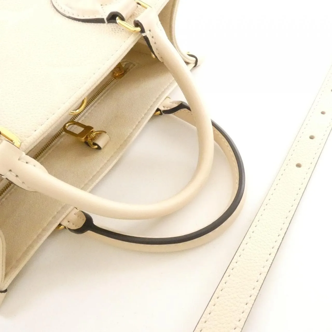 LOUIS VUITTON OnTheGo M46569 Handbag Monogram 黑色 Monogram 中古品B - 縮圖 6