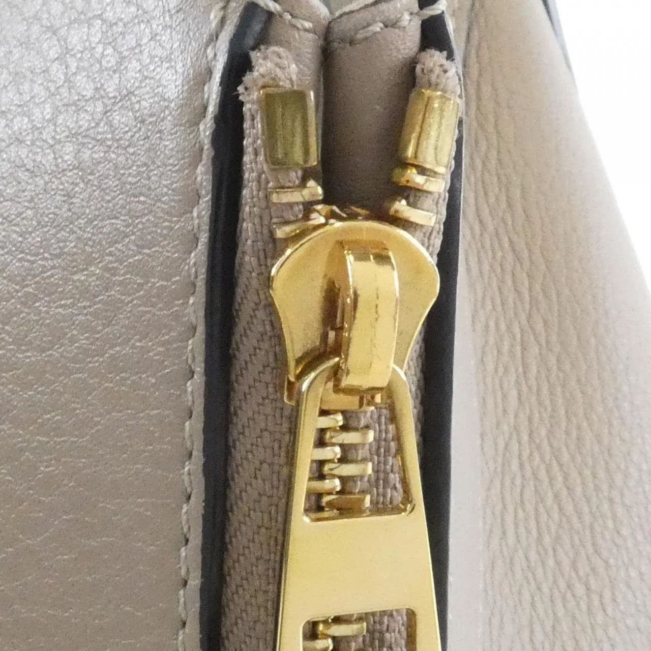 LOEWE Hammock 387 30 S35 Shoulder 5