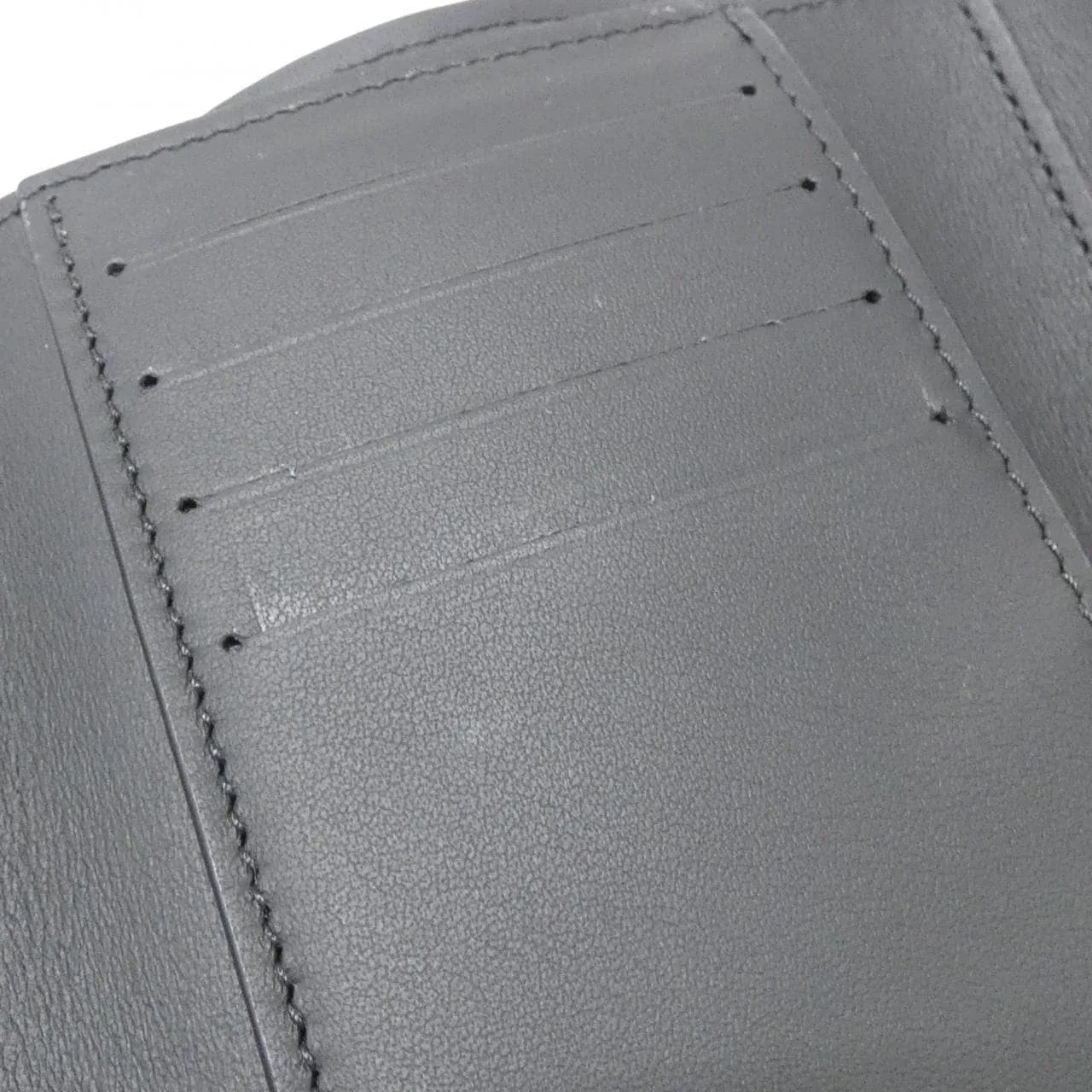 LOUIS VUITTON Capucines M22889 銀包 黑色 中古品A - 縮圖 5