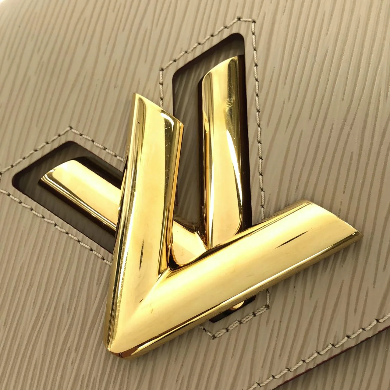 LOUIS VUITTON Twist M53754 Shoulder 4