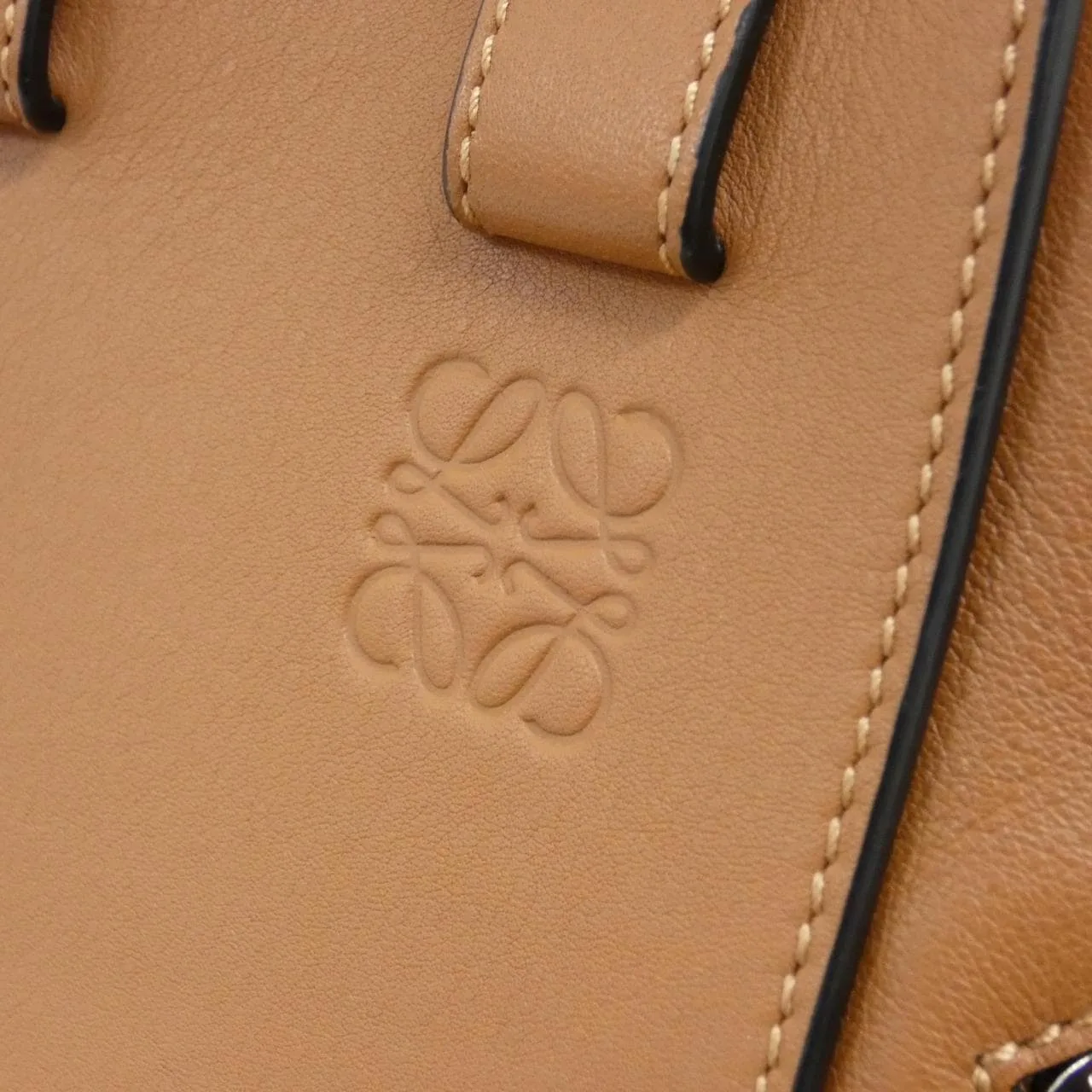 LOEWE Hammock 387 30 S35 Shoulder 4