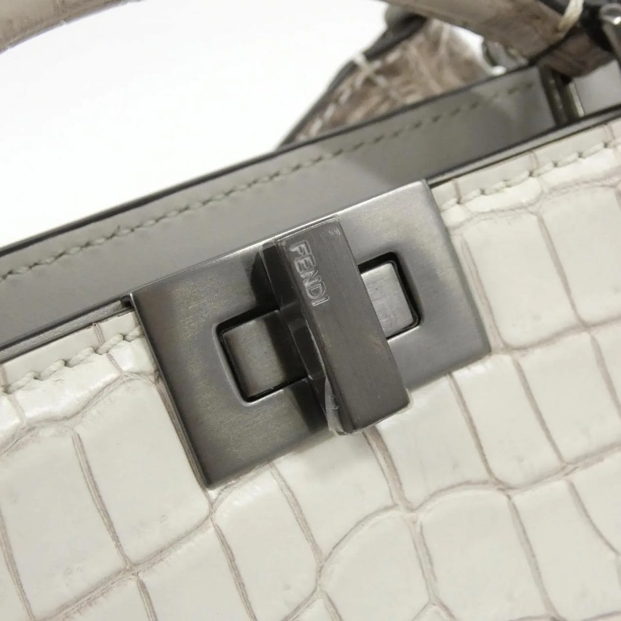 FENDI Baguette 7VA582 AP42 手提包 鱷魚皮 4