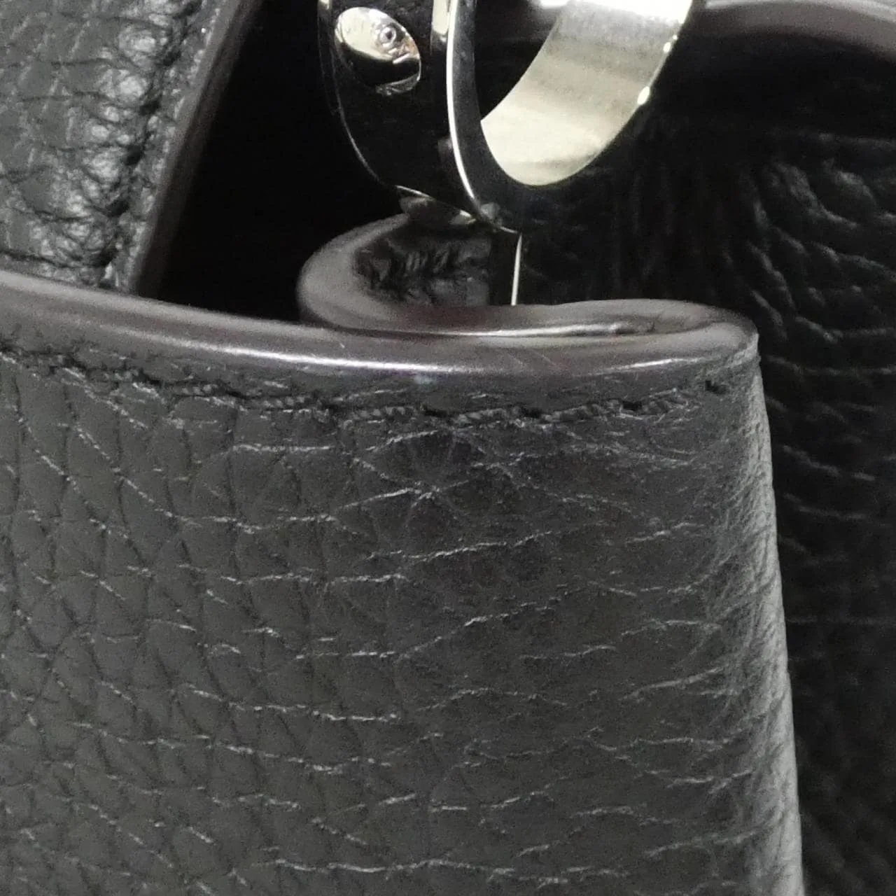 LOUIS VUITTON Capucines N92040 Handbag Leather 5