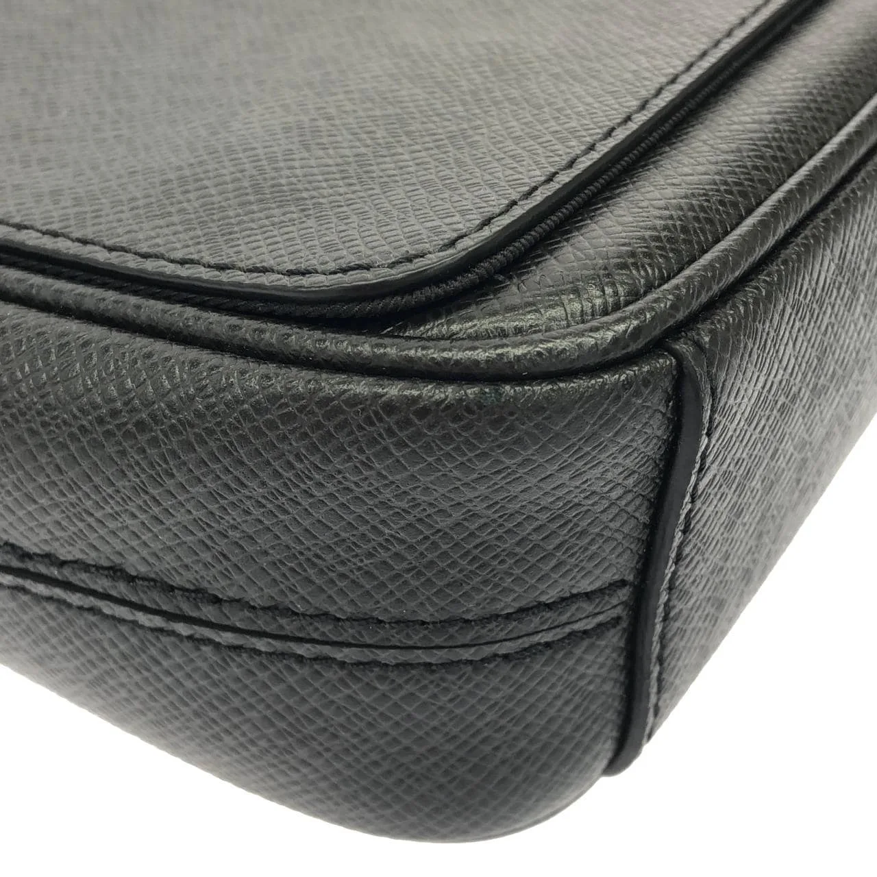 LOUIS VUITTON District M30850 肩背包 3