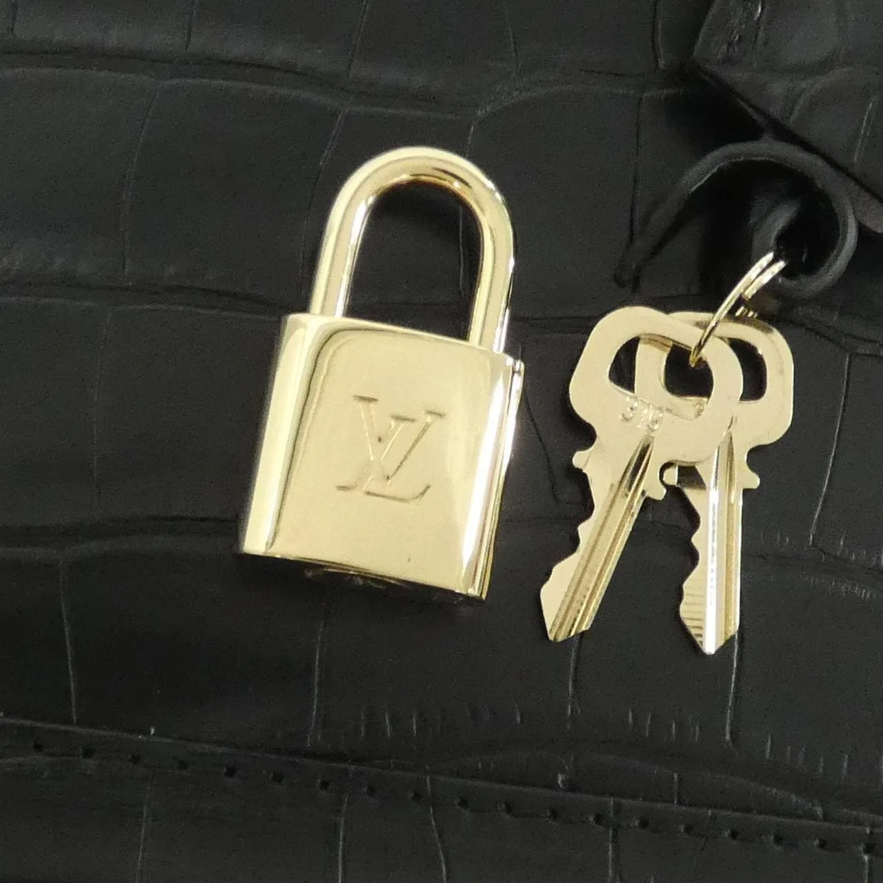 LOUIS VUITTON Alma Handbag Leather 3