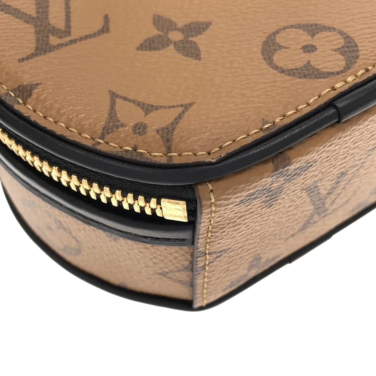 LOUIS VUITTON M68276 Shoulder Monogram 3
