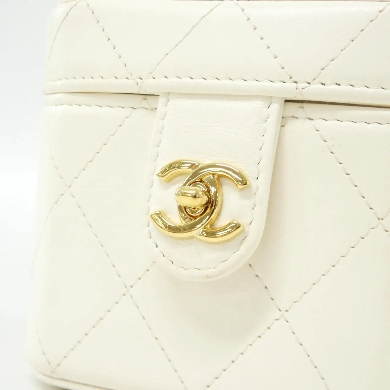 CHANEL Chanel 19 AP3459 銀包 羊皮 4