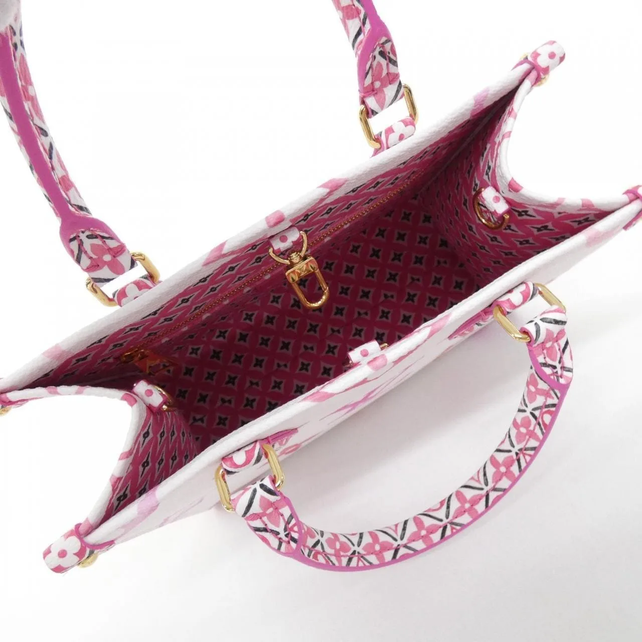 LOUIS VUITTON OnTheGo M22976 Handbag Monogram 4