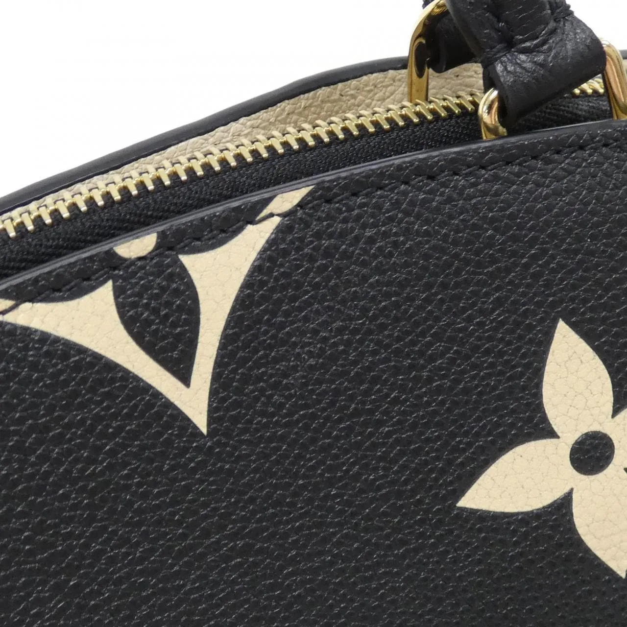 LOUIS VUITTON M58913 Handbag Monogram 3