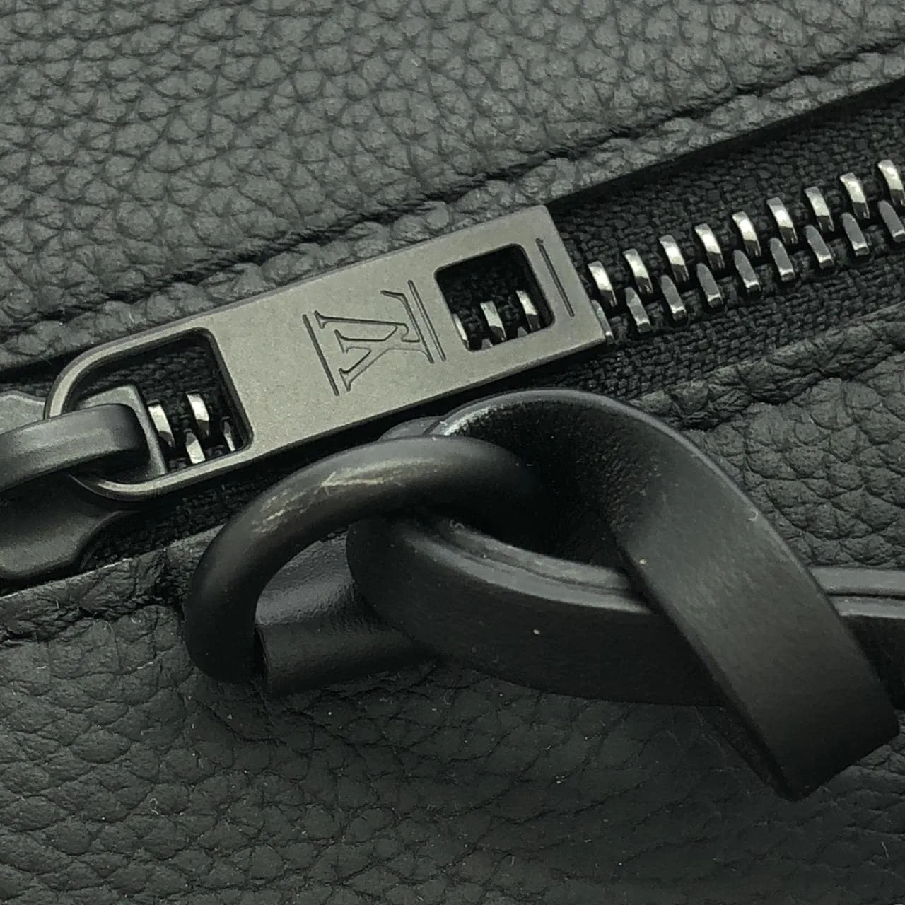 LOUIS VUITTON M69837 手提包 羊皮 4
