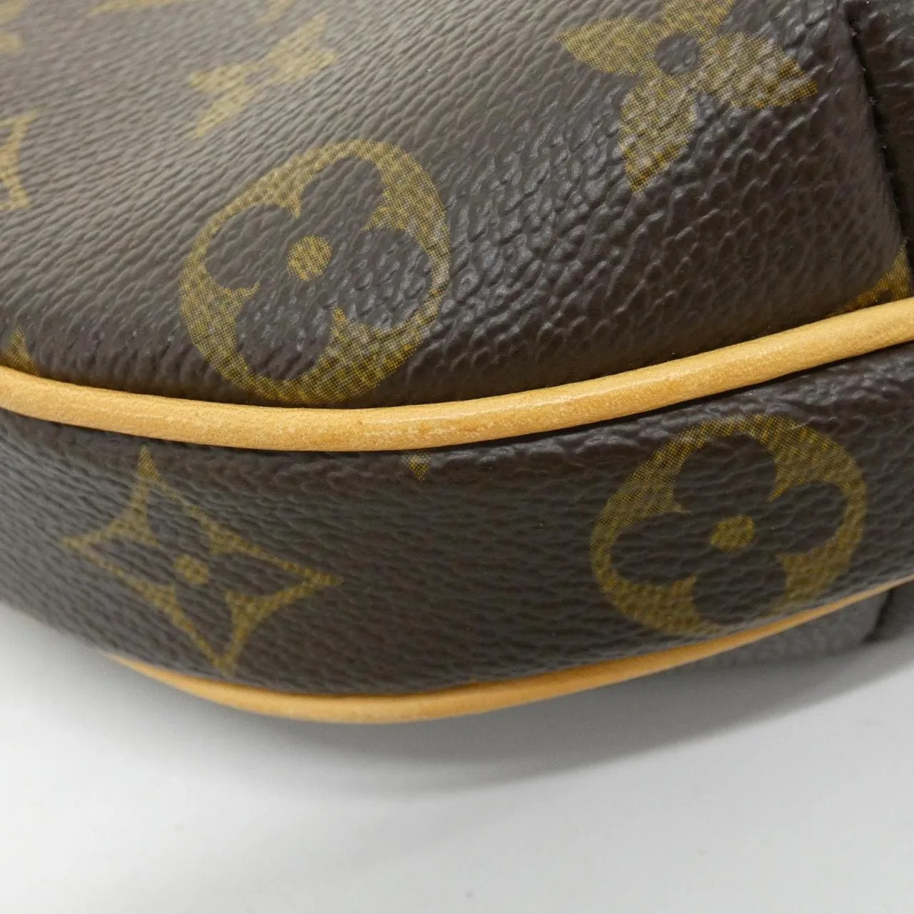 LOUIS VUITTON Pochette M51510 Shoulder Monogram 2