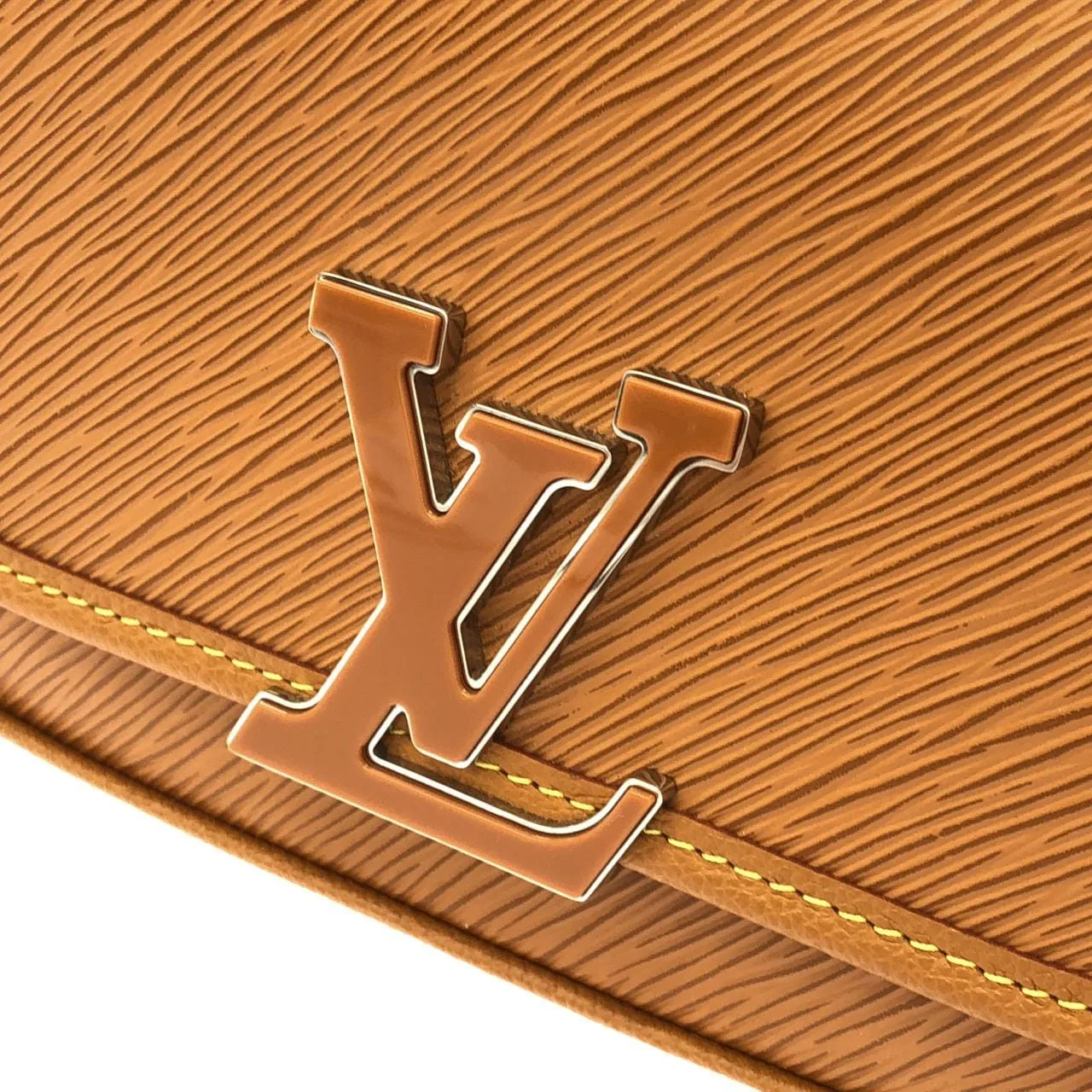 LOUIS VUITTON M59459 肩背包 Epi 4