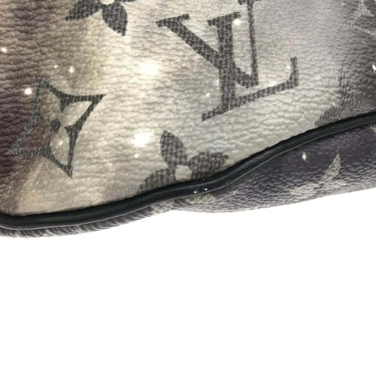 LOUIS VUITTON Discovery M44444 Shoulder Monogram 3