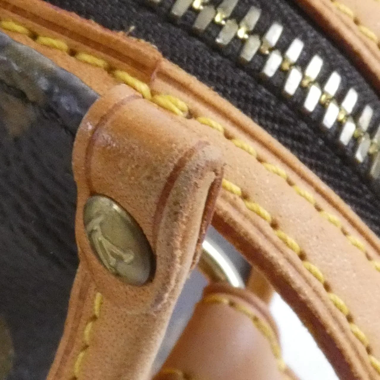 LOUIS VUITTON M40008 肩背包 Monogram 4