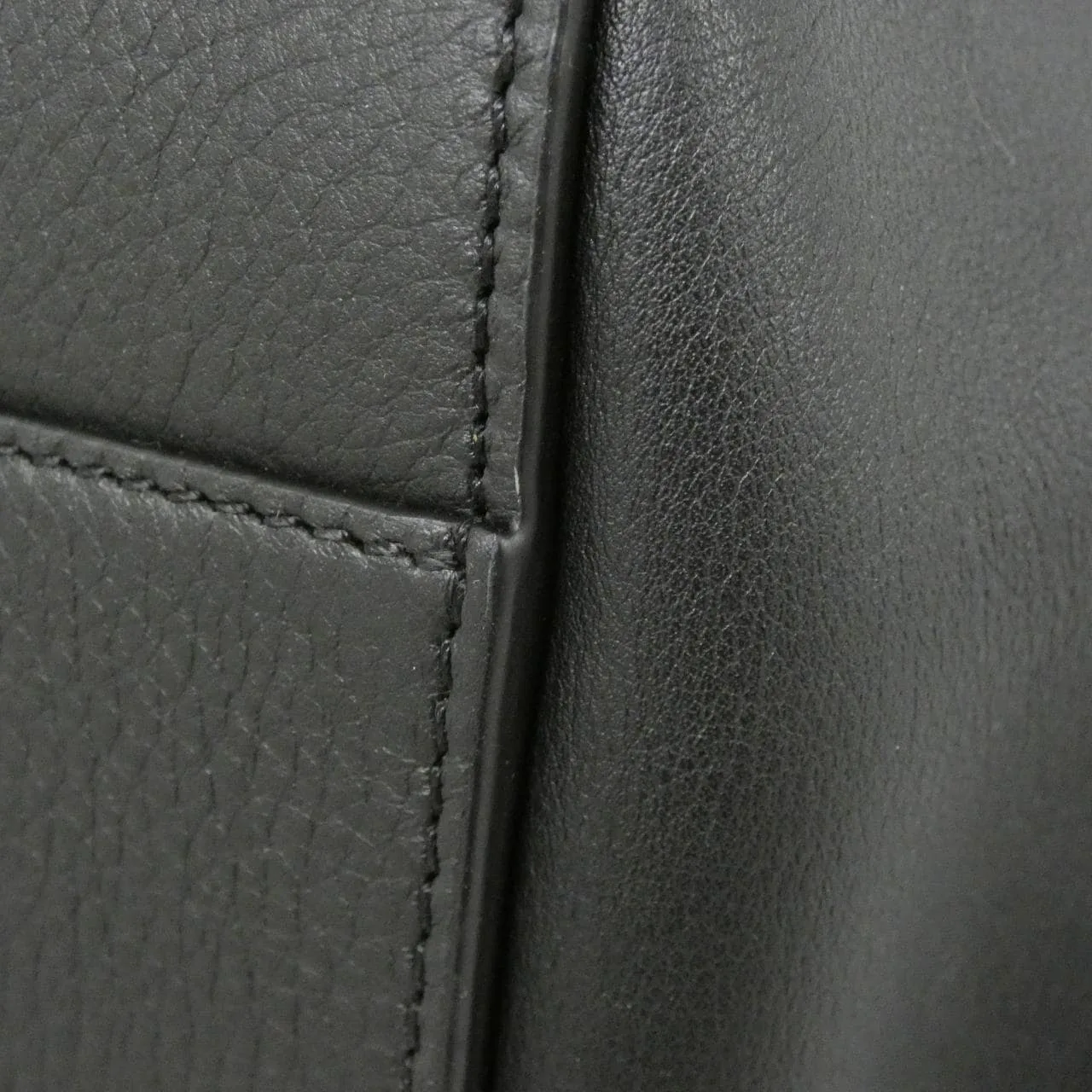 LOEWE Hammock 387 30 S35 Shoulder 3
