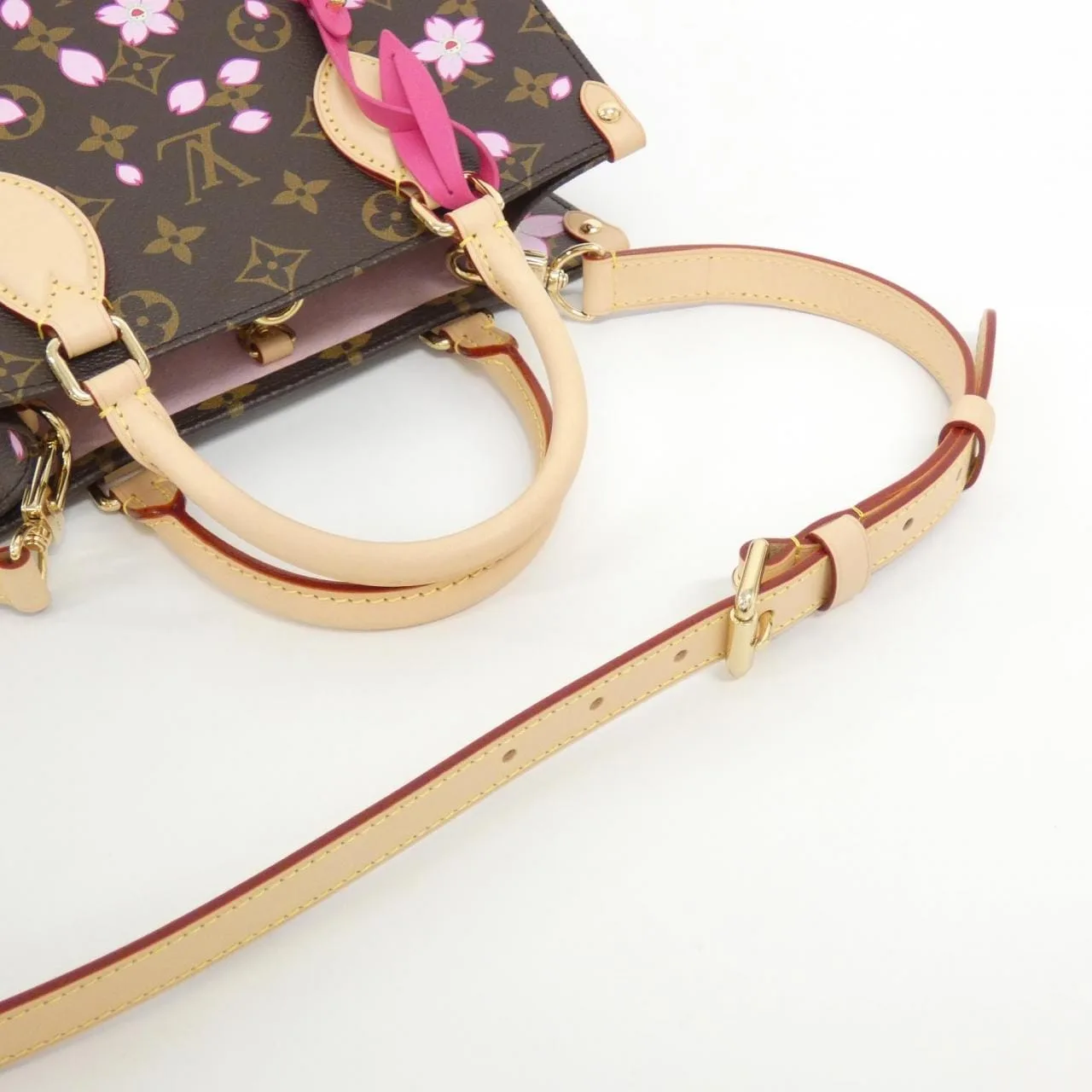 LOUIS VUITTON OnTheGo M13269 Handbag Monogram 5