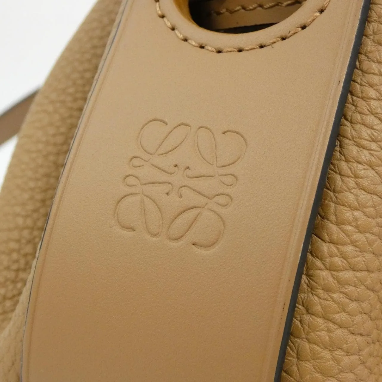 LOEWE Balloon A710C31X33 Shoulder 4