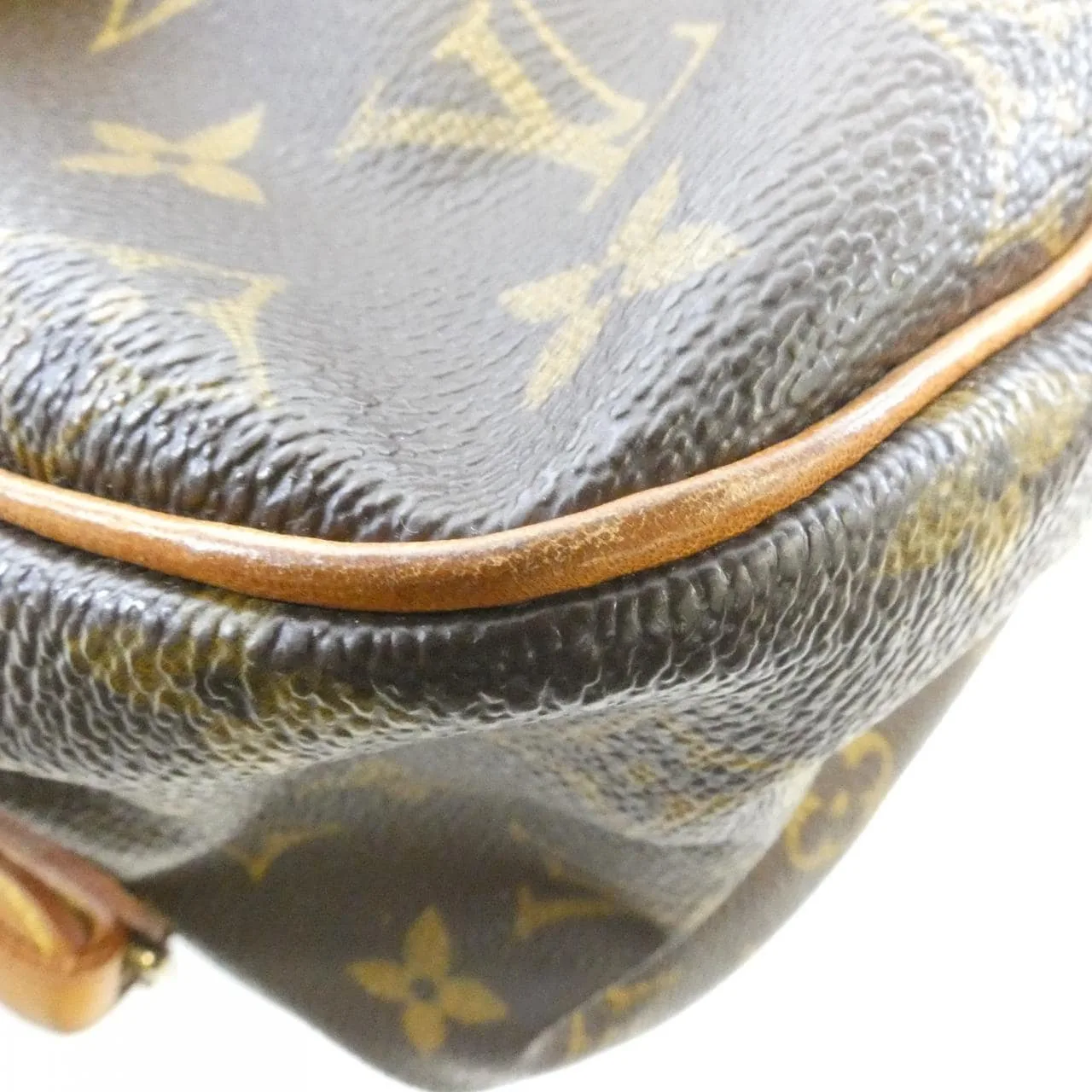 LOUIS VUITTON Saumur M42254 Shoulder Monogram 2