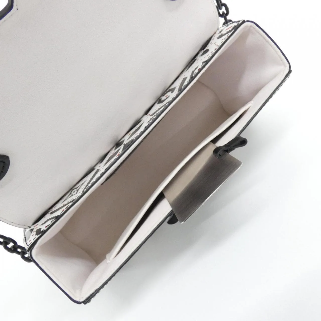 LOUIS VUITTON Twist M50825 肩背包 5