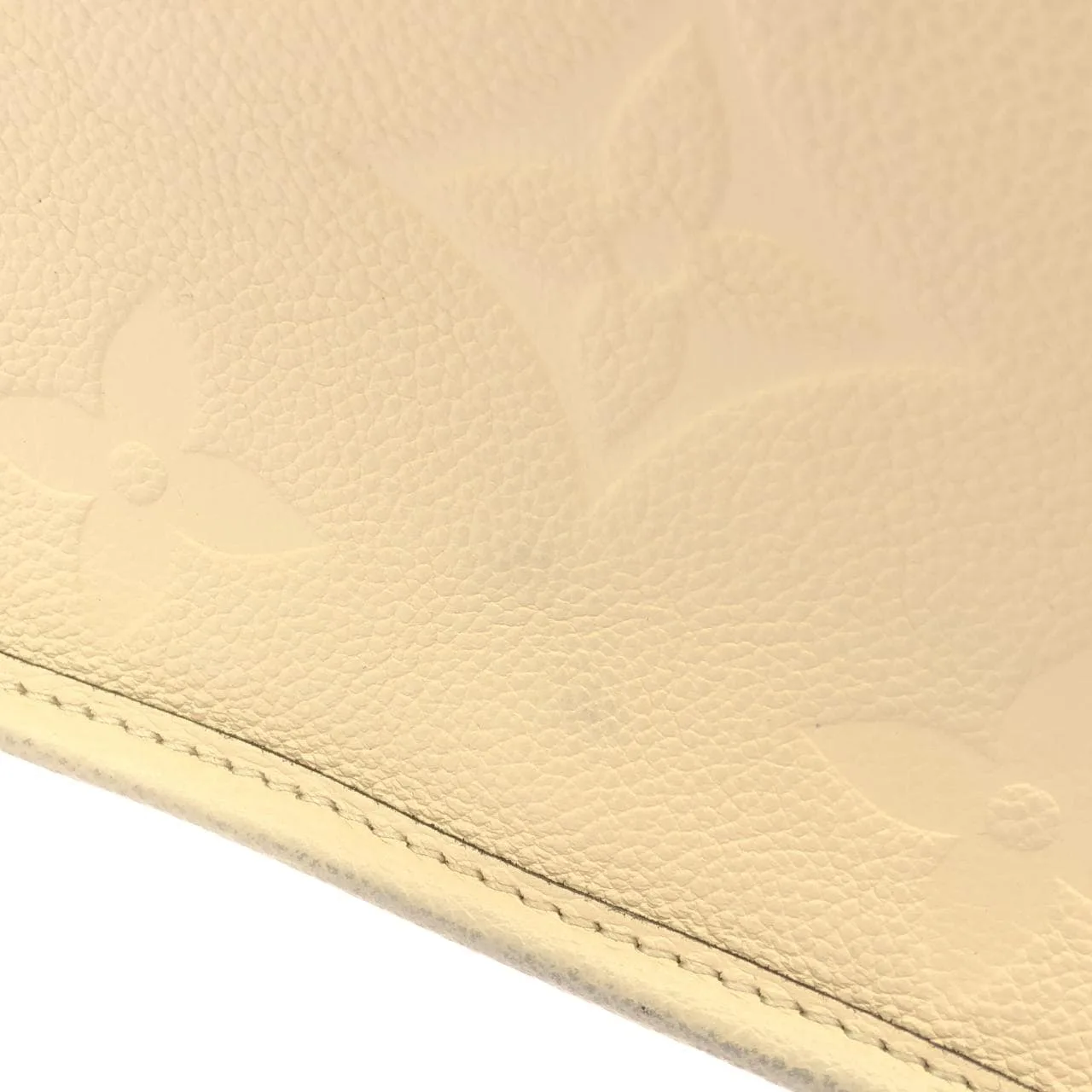 LOUIS VUITTON M46388 肩背包 Monogram 4