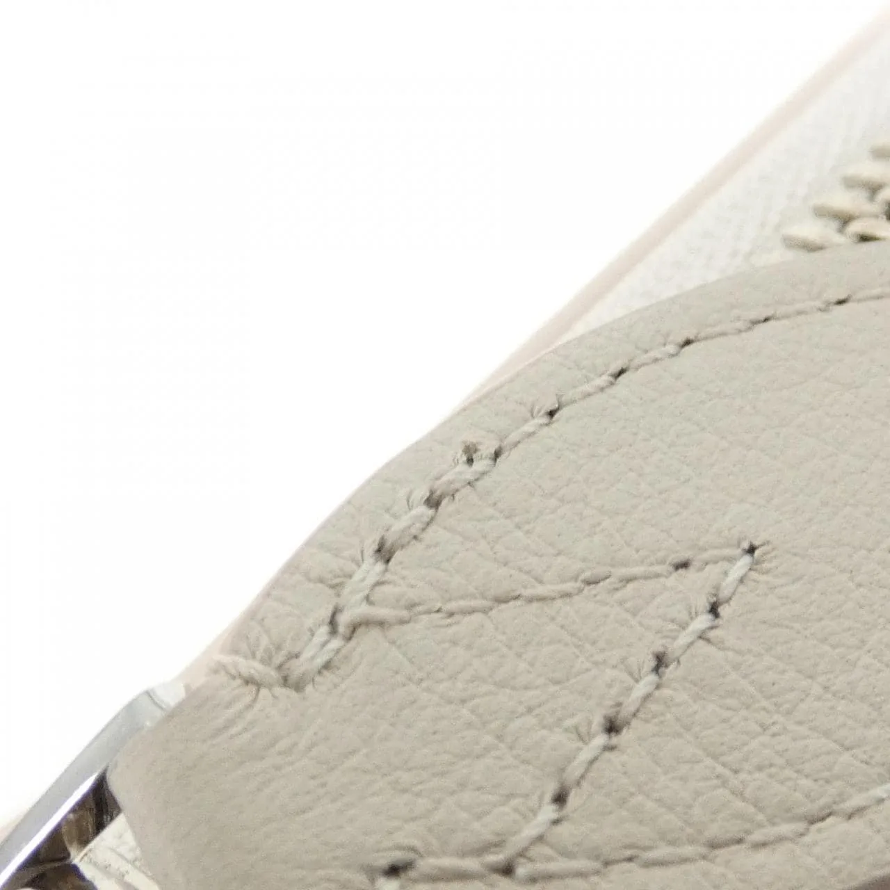 LOUIS VUITTON Mahina M83029 銀包 3