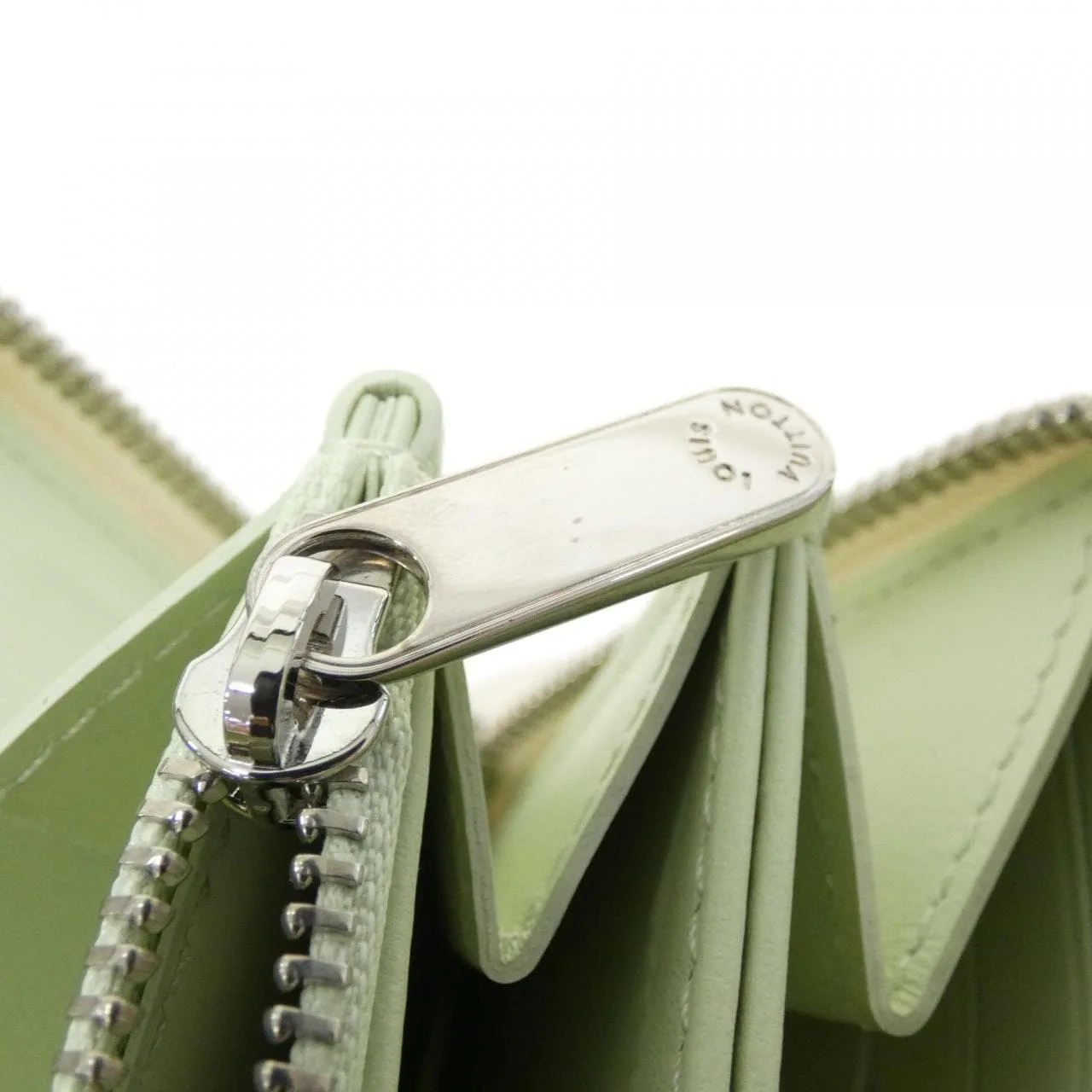 LOUIS VUITTON Mahina M83029 銀包 5
