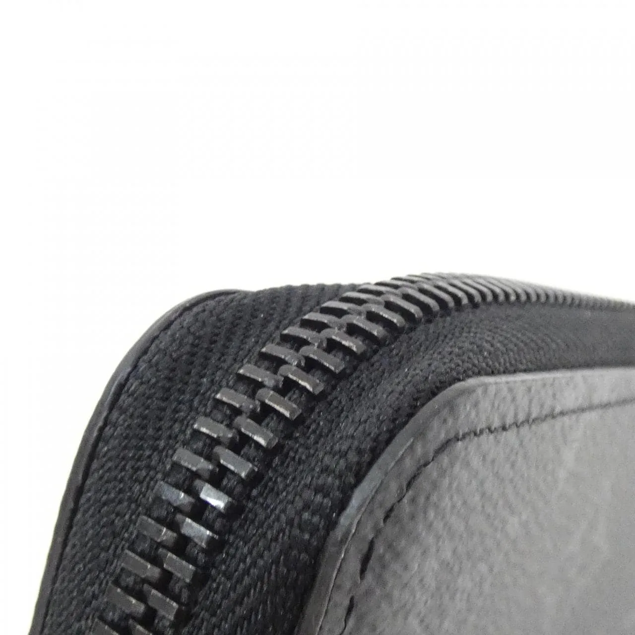 LOUIS VUITTON M28048 Wallet Monogram 4